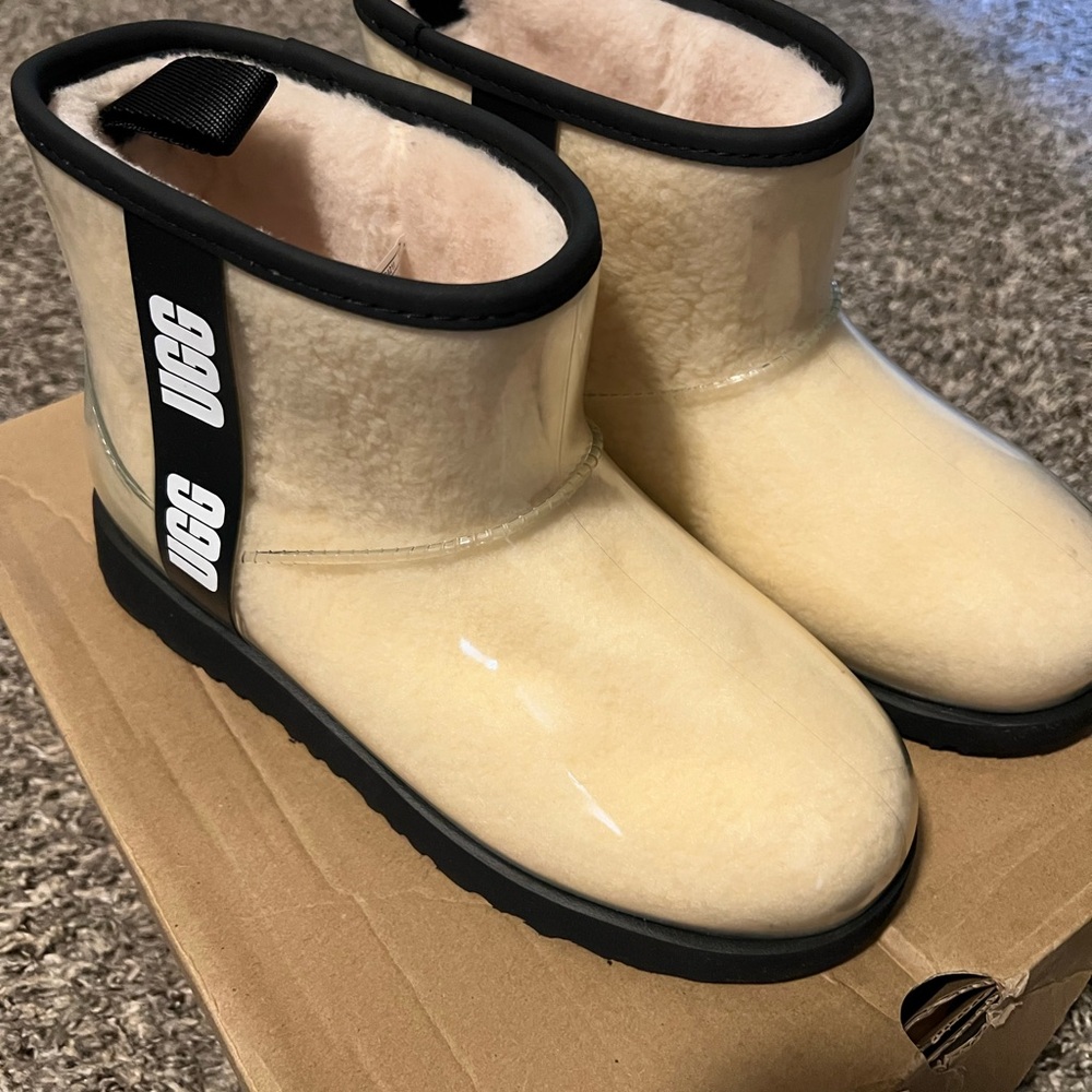 UGG Classic Clear Boot | Size 6 | Waterproof